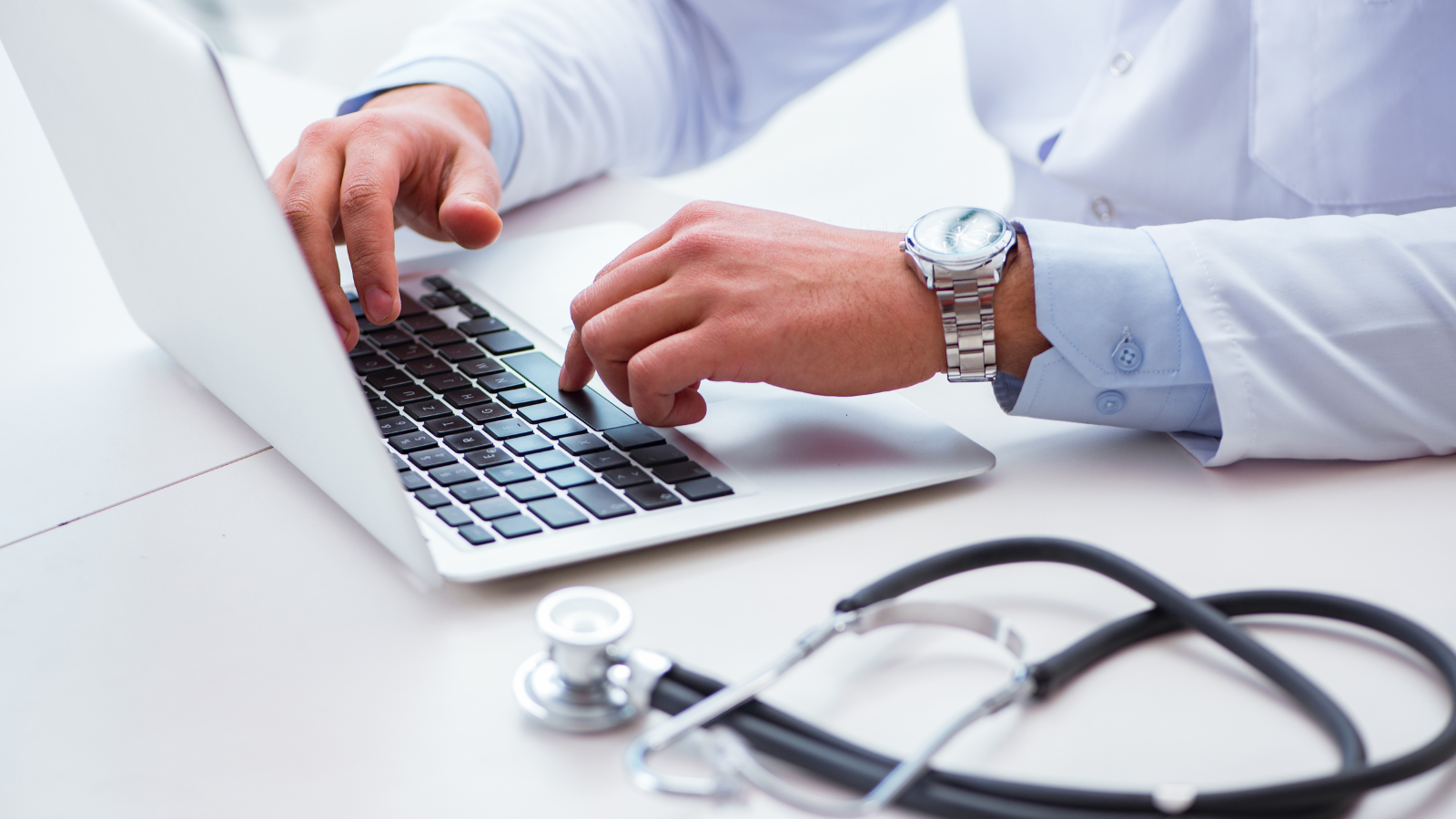 SEO para médicos: 2 pilares para hacer marketing digital 2 nuevas fotos para el blog